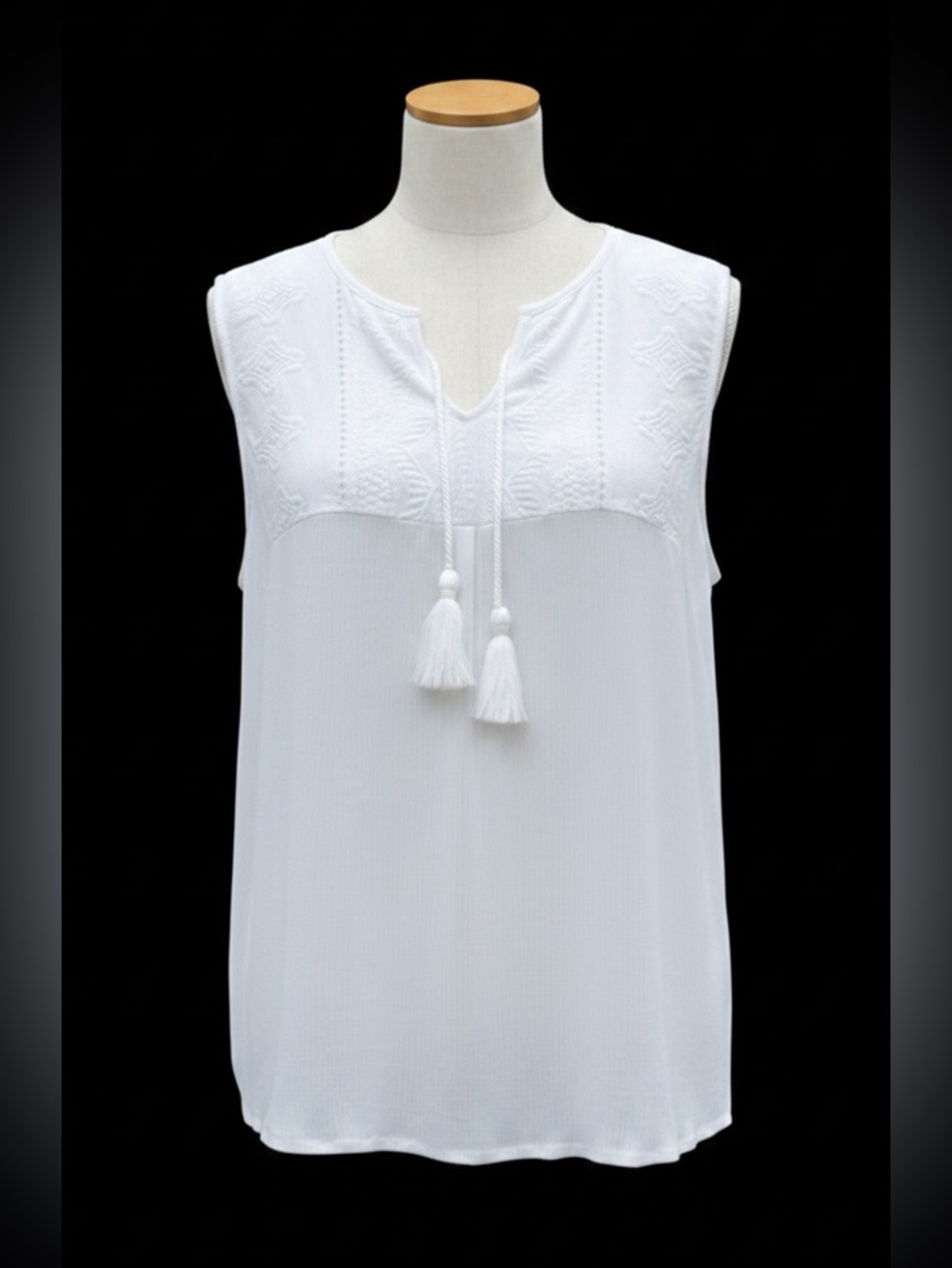 Q & A White Sleeveless Top with Tassel Tie Neck Sz S